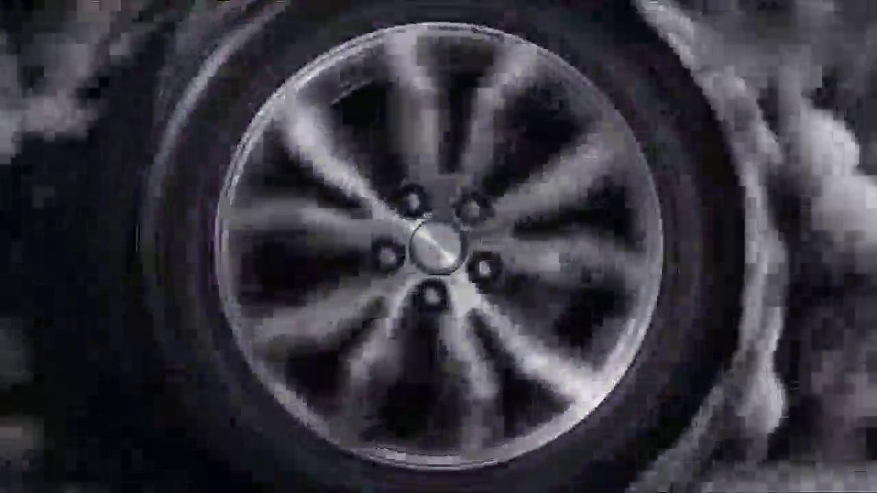 这个小伙儿将报废雅阁改装成跑车！外观完全不输兰博基尼