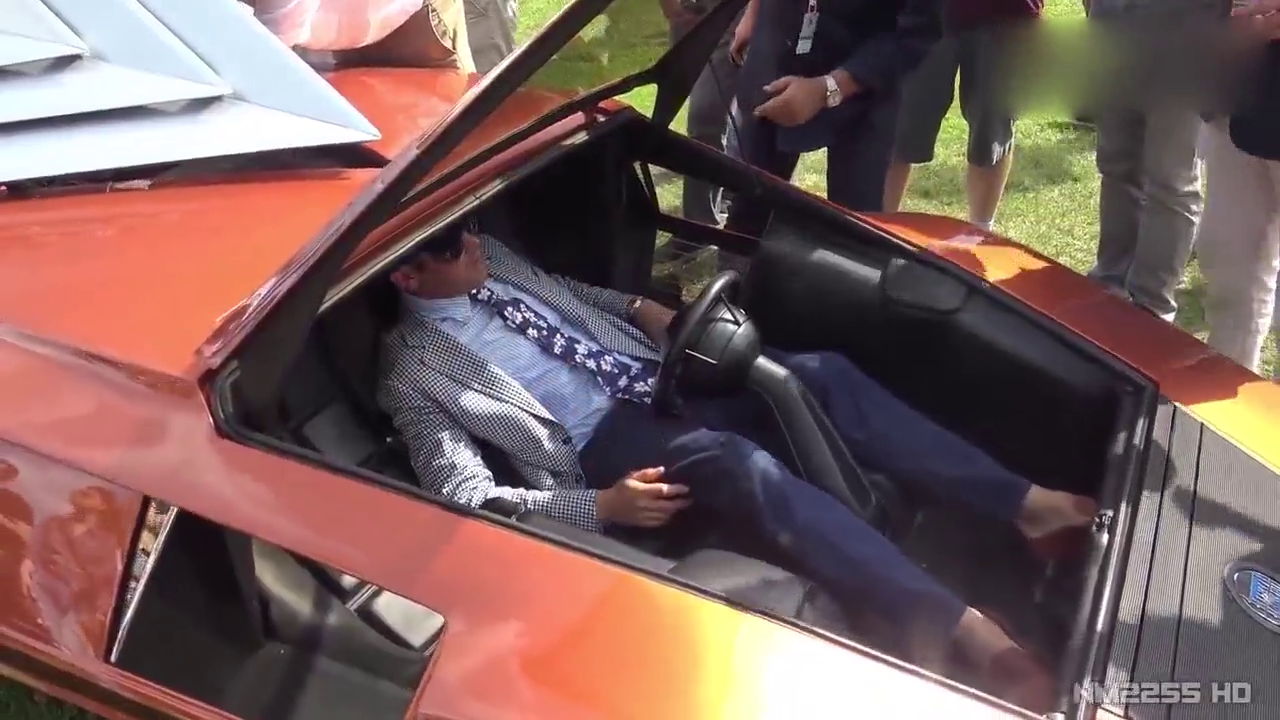 1970年生产的概念超级跑车，这造型比兰博基尼酷多了！