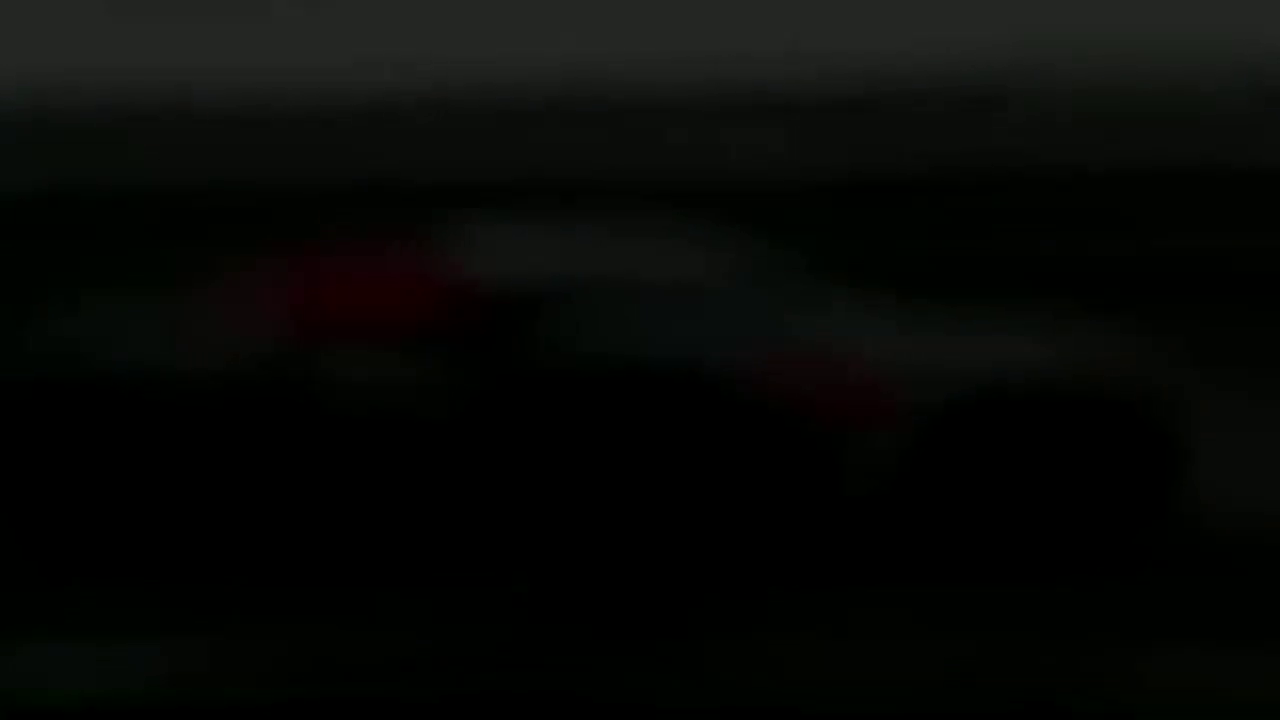 把一辆跑车改装成遥控车，而且是用那种手柄来玩