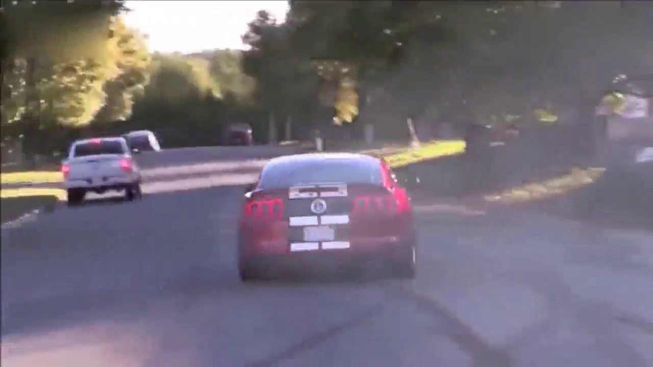 好好的跑车被玩成这样，你们真是败家子！