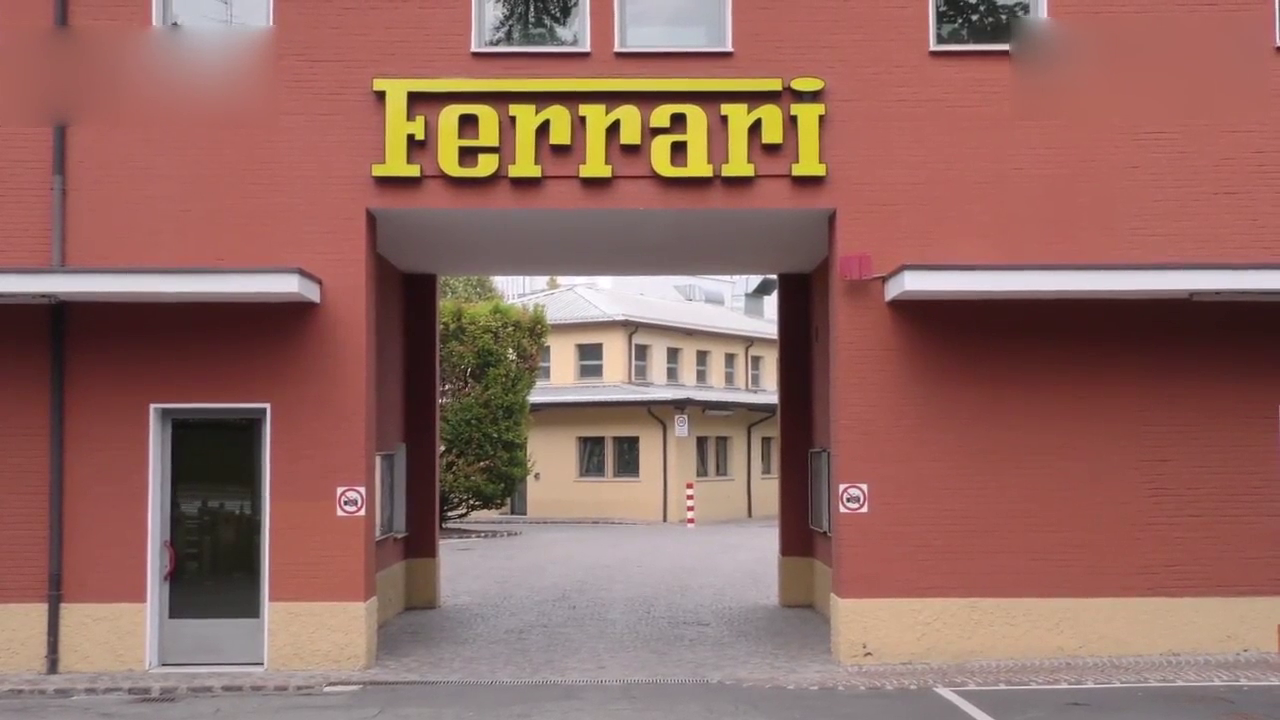 法拉利无顶，单双座超级跑车sp1和sp2