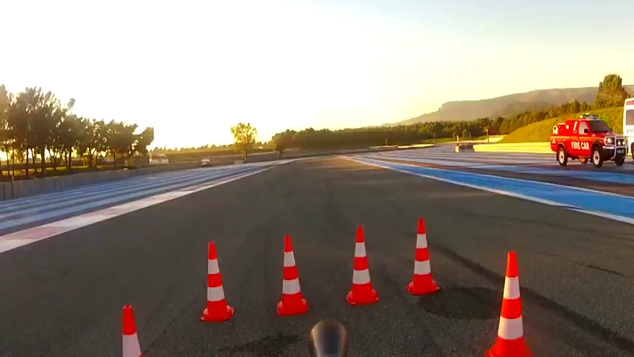 自行车和跑车谁的起步速度快，十秒钟后让你拭目以待