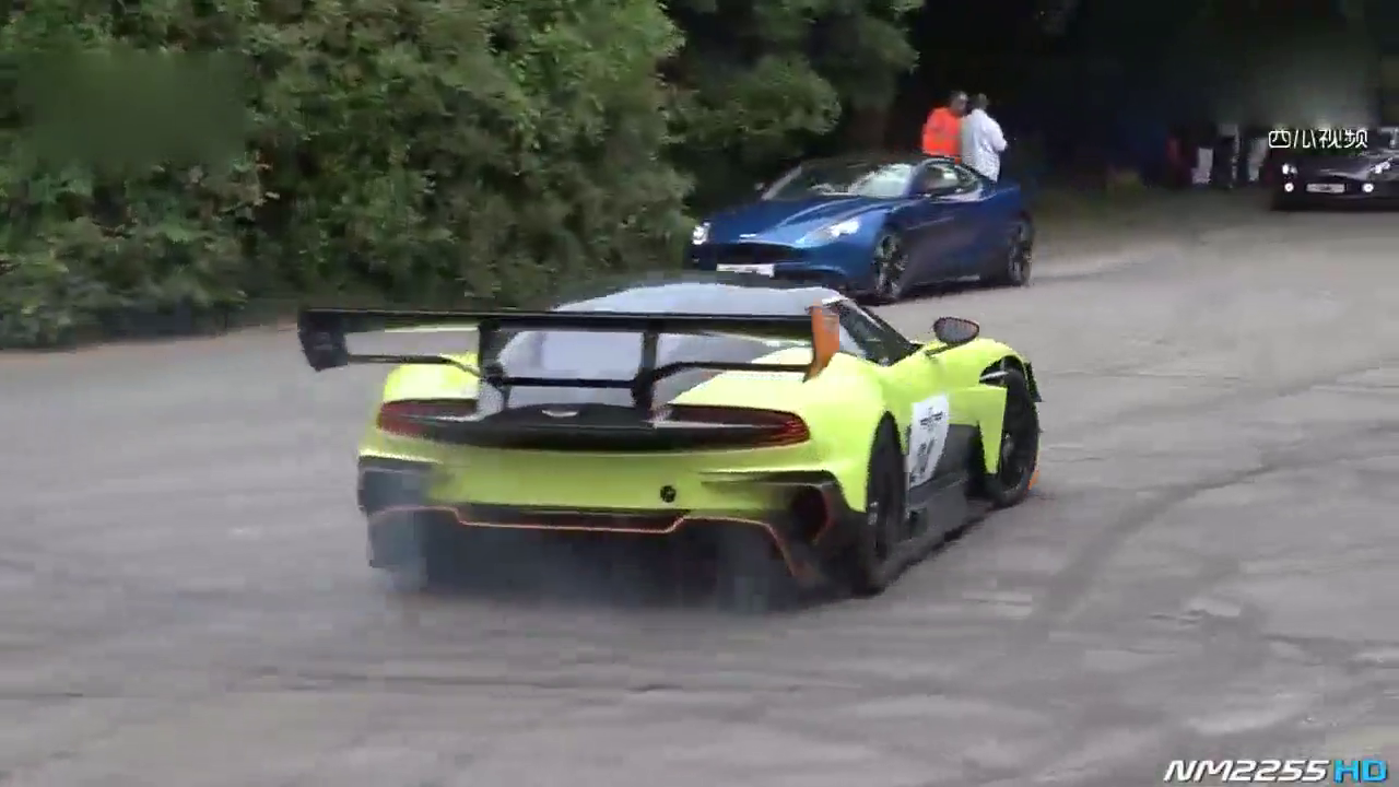 一辈子能看到这么多跑车也知足了