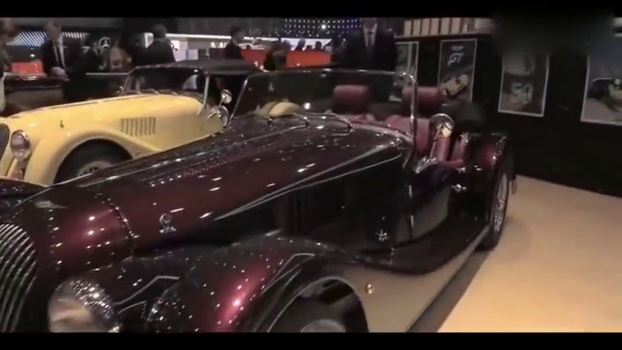 2018款摩根Plus 4汽车展示，双座敞篷跑车，满满的复古风