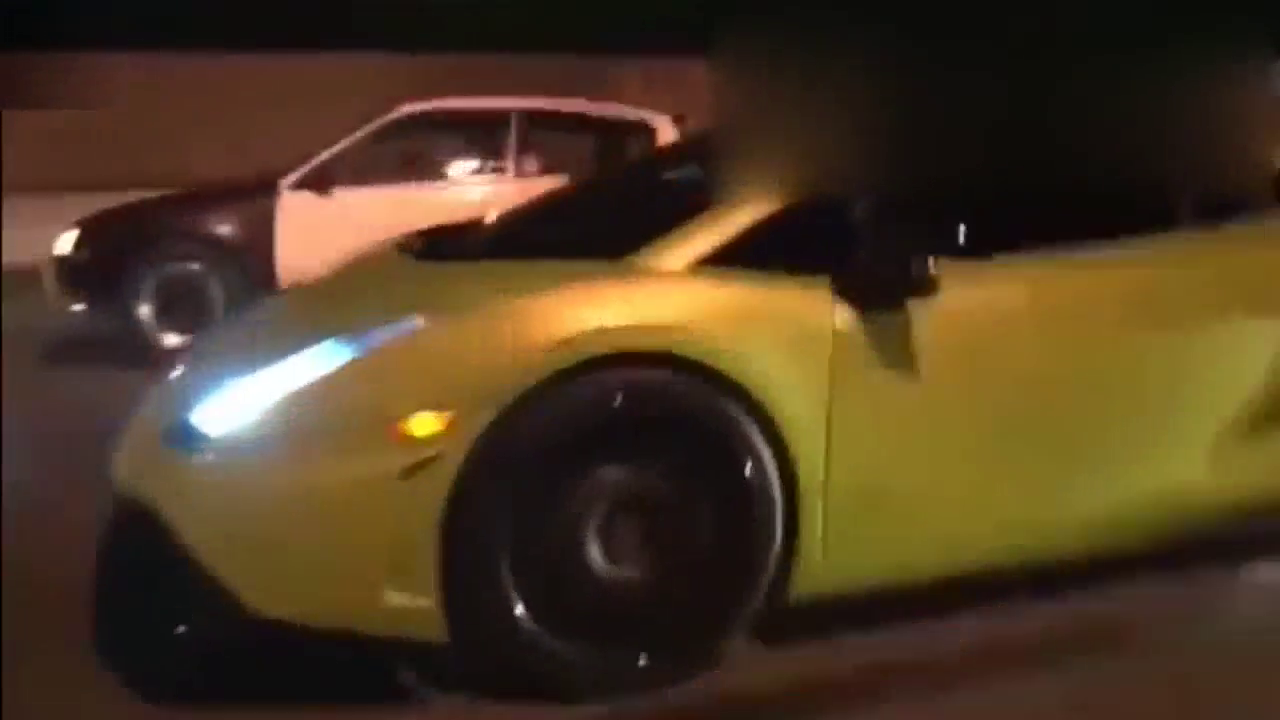 捷豹F-Type顶级跑车外观太酷了 拥有超强动力