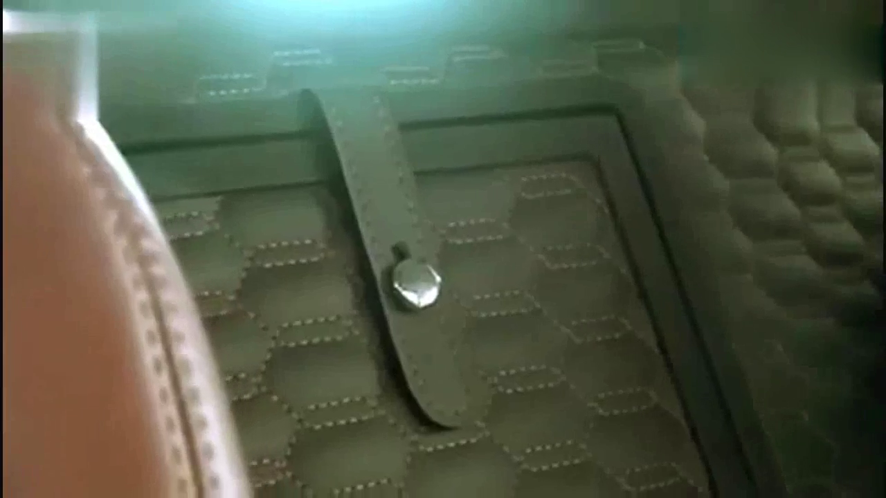 拉开遮车布兰博基尼SUV亮相，最美的SUV跑车来了！