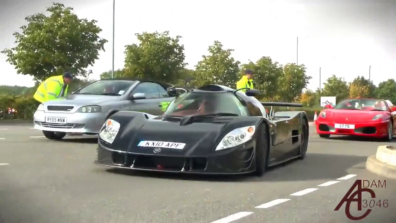 F8跑车上道 虽然不知名但速度没话说