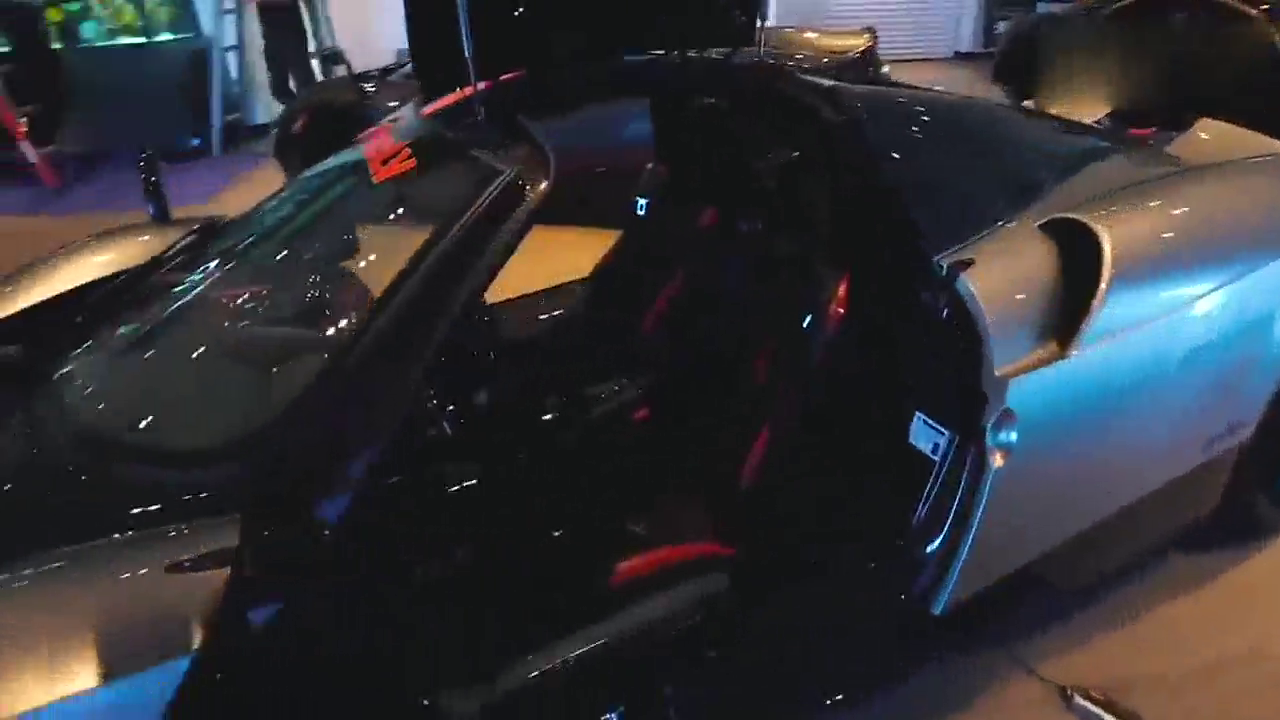 3台跑车一辆比一辆贵，速度却一辆比一辆慢！