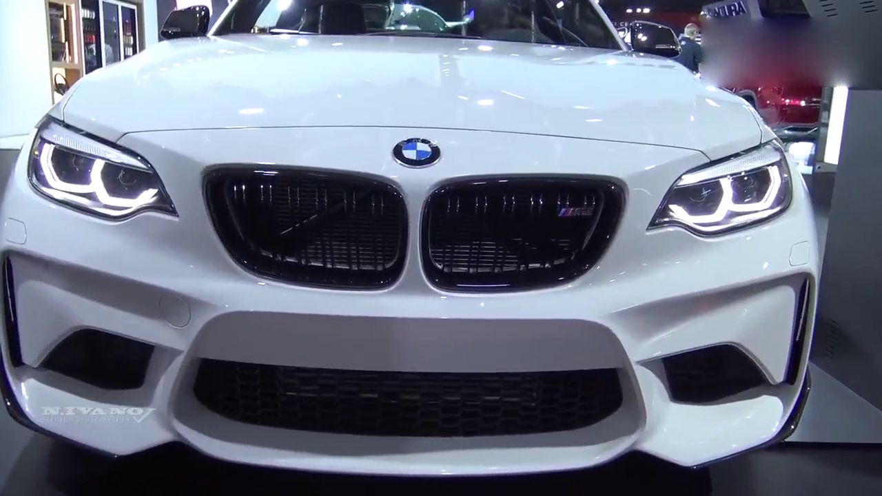 年轻人第一辆跑车！实拍2018 宝马BMW M2