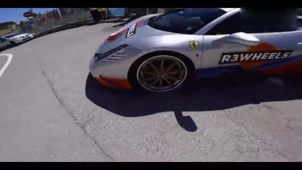 一段视频让你知道开跑车的感觉