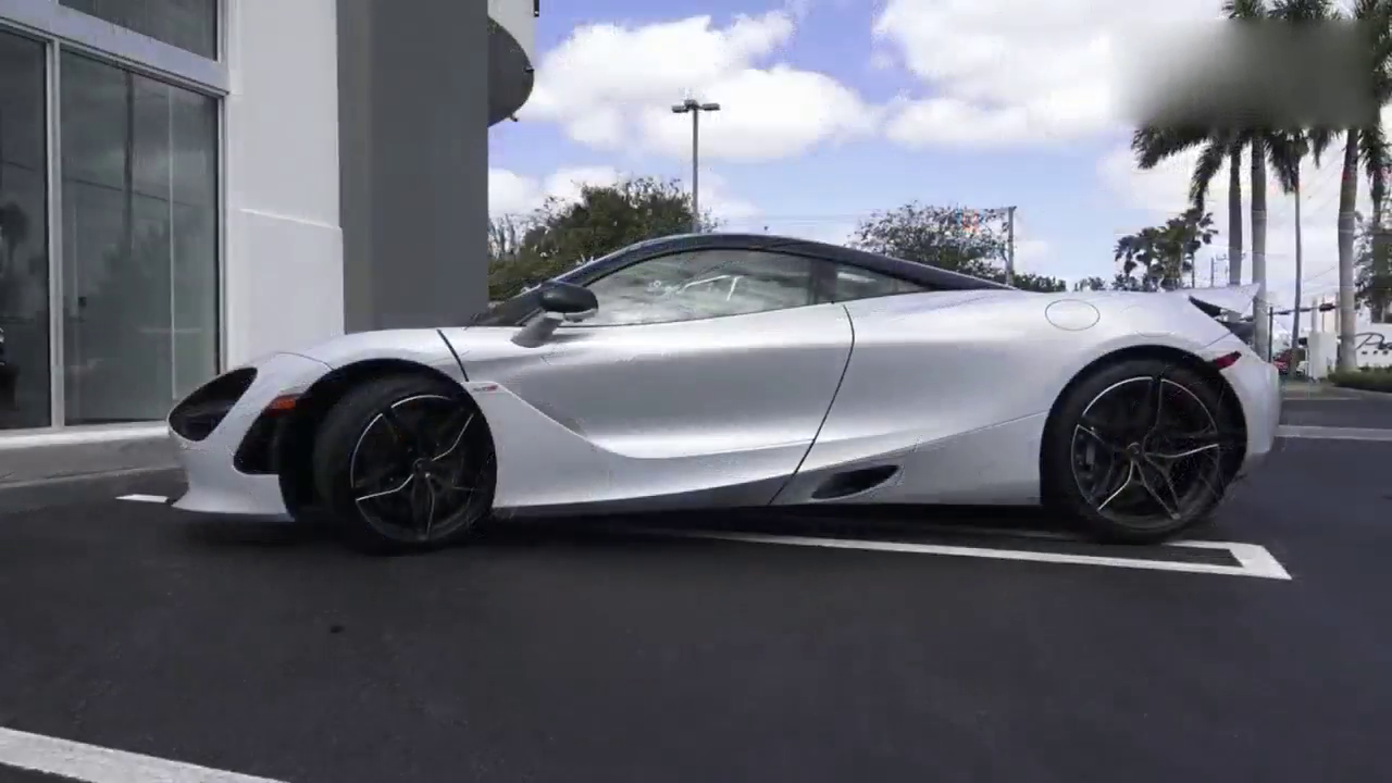 新款迈凯伦720S，710匹马力，唯一觉得比兰博基尼漂亮的跑车