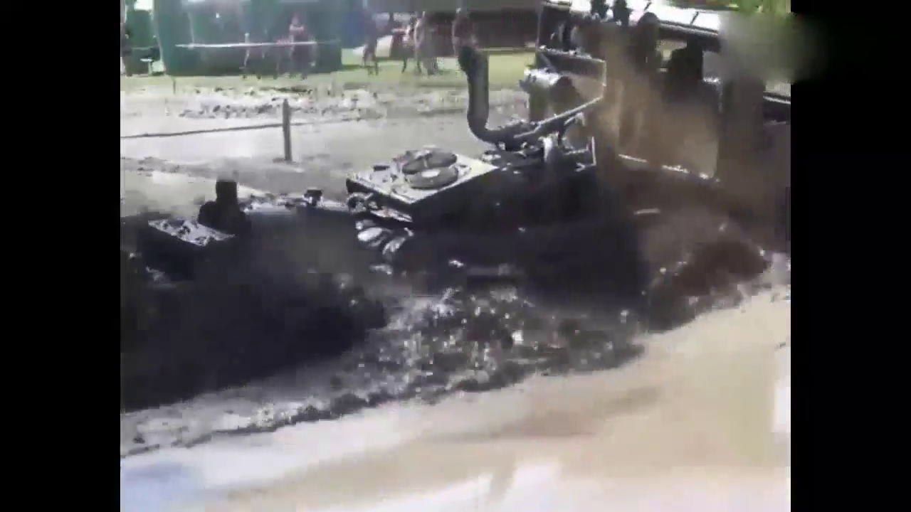 这样的卡车和挖掘机都很给力