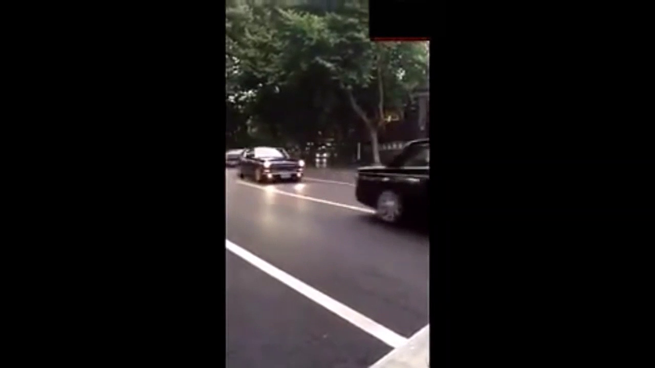 总算见到了在路上跑的最贵国产车，以前只在车展见过！