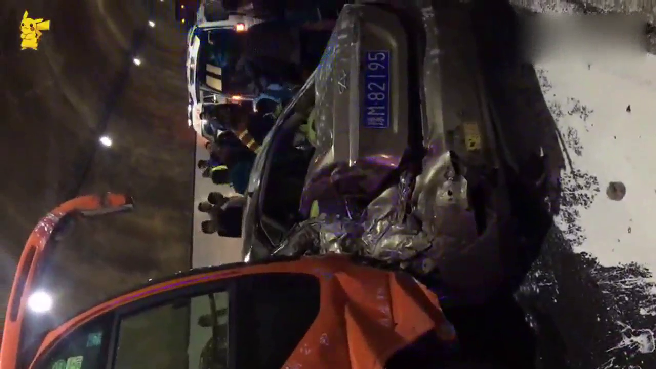 惨烈！三门峡卢氏隧道车祸，奇瑞车撞上大卡车，当场车毁人亡