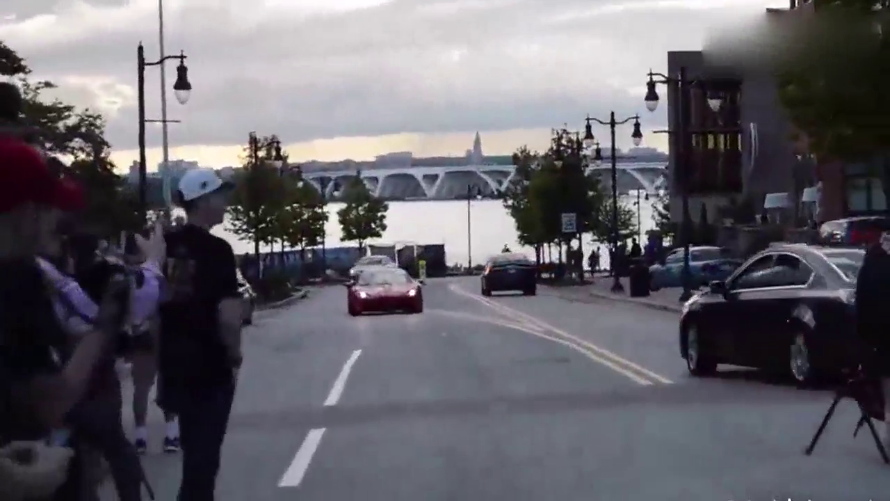 街头实拍多辆超级跑车