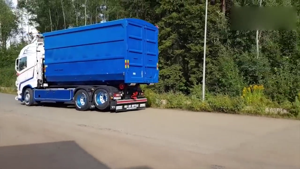 大型卡车不可思议的卸车箱方式，看完我服了！