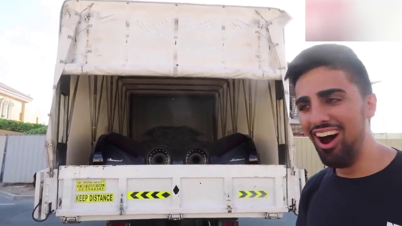 迪拜土豪把价值5亿的跑车拉回家！5000马力秒杀法拉利！