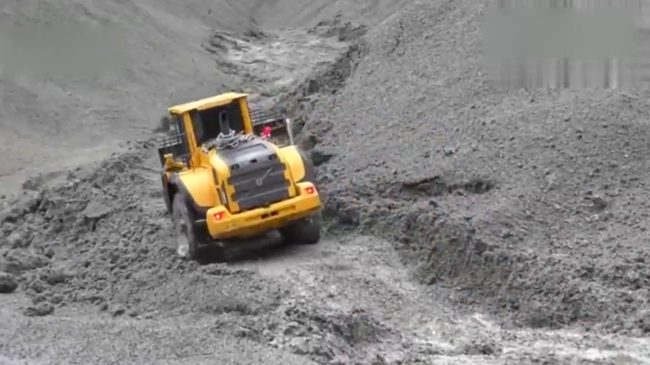 模型卡车，卸完这一车，还有别的活要干！