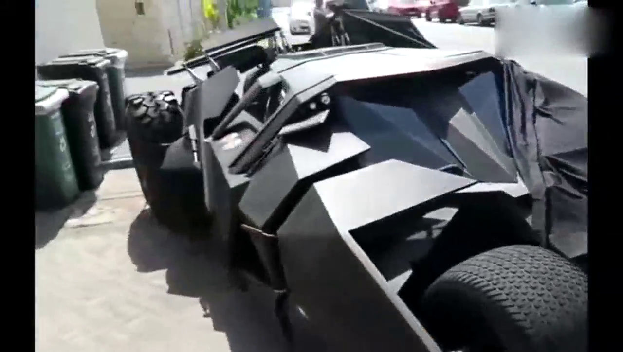 2000万的跑车掏出钥匙的那一刻，兰博基尼都不敢踩油门了