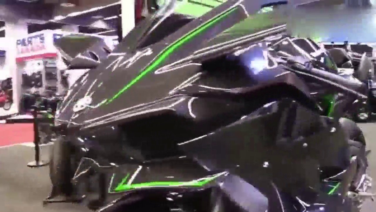 2018款川崎忍者H2R,可以与超级跑车比速度的重型摩托