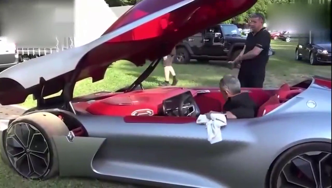 8000万的跑车车主都是怎么上车的，3秒钟后全是霸气！