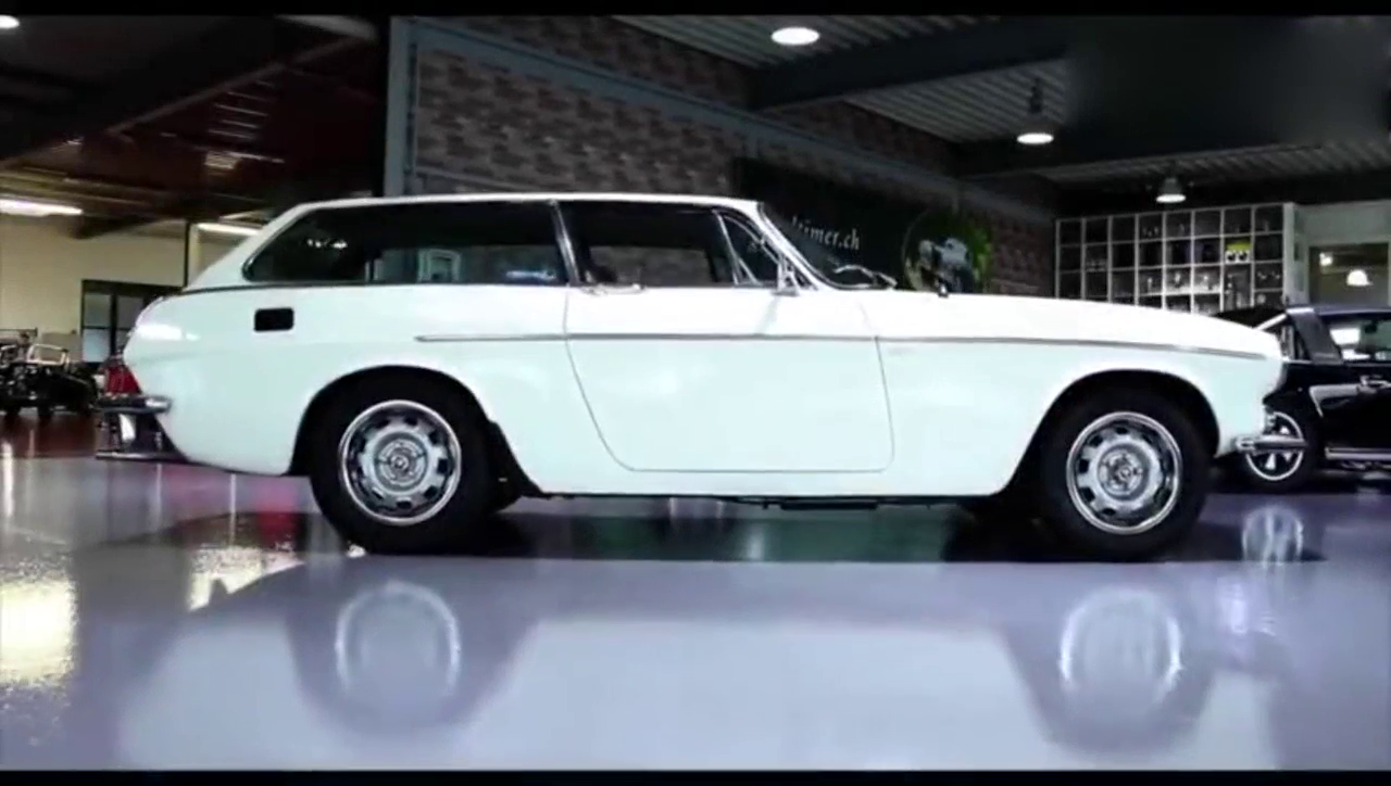 1972年的沃尔沃P1800跑车，依然帅气逼人，兰博基尼都不能和它比