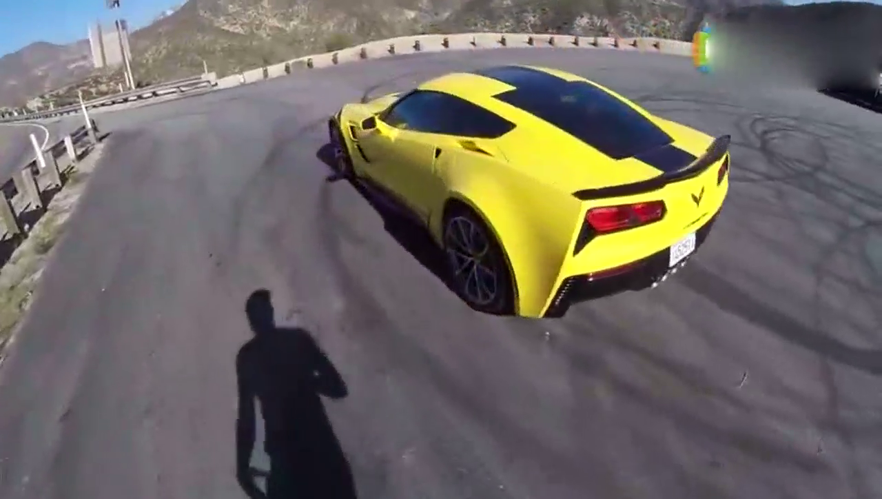 手动挡跑车好不好开，看完视频就知道了