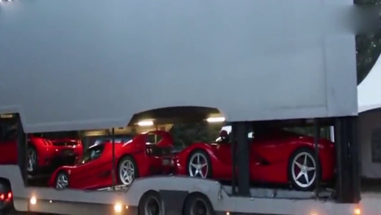 货车司机运输跑车，最后才发现不对劲