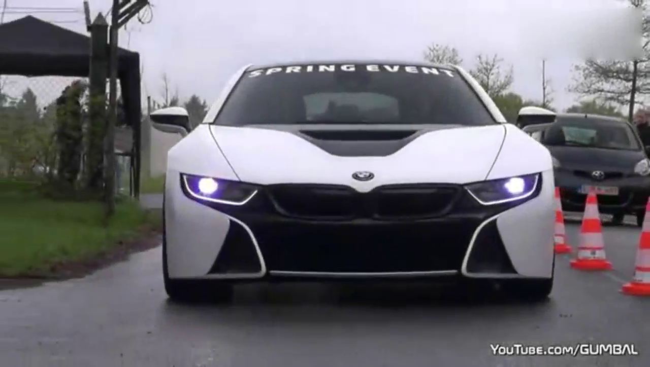 加速比拼！改装宝马i8直线战多辆性能车