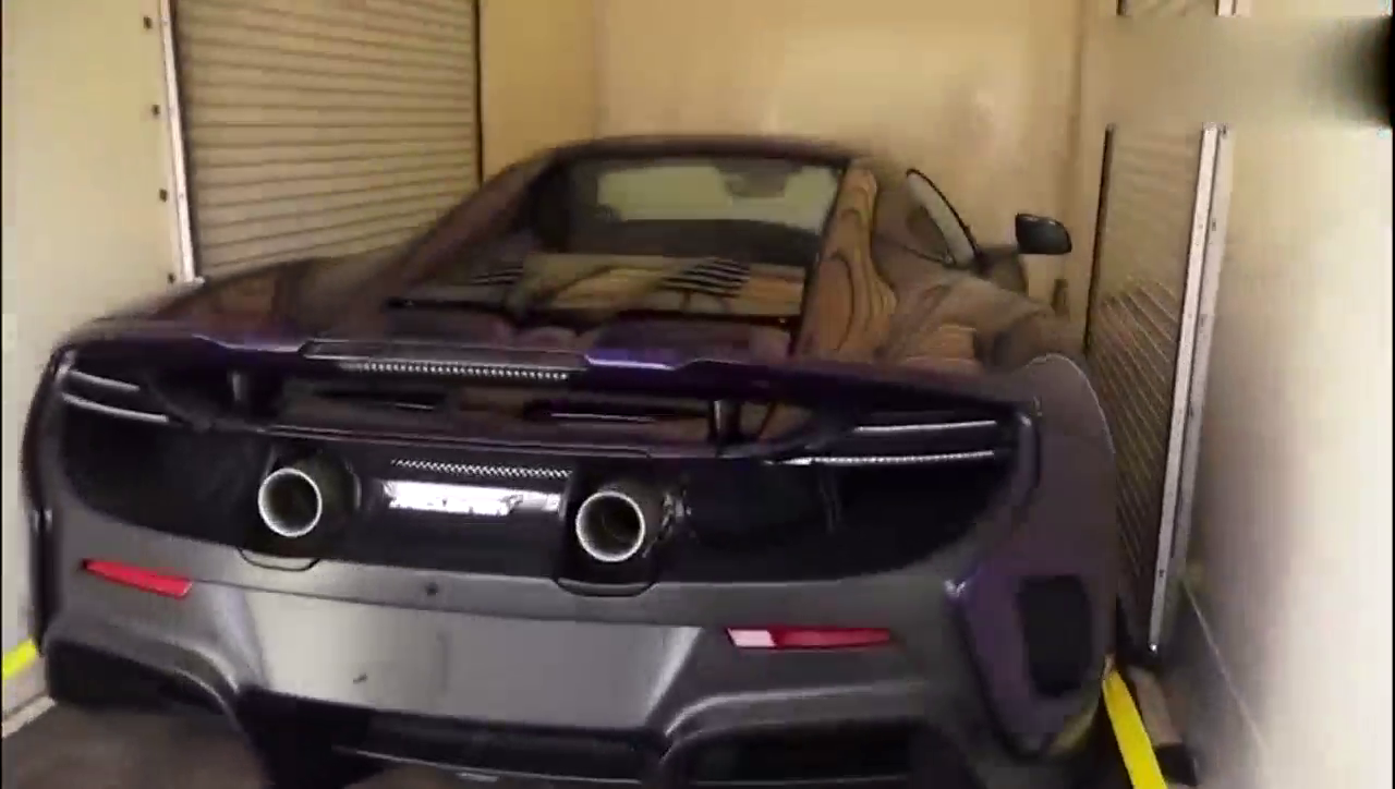 价值500万的迈凯伦跑车，打开这颗球的瞬间才蒙圈