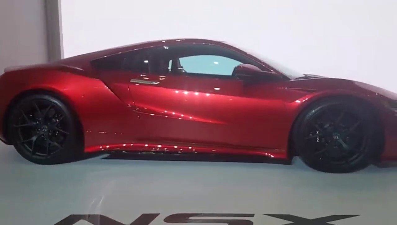 300万买辆“本田”究竟值不值？媲美法拉利的日系跑车NSX！