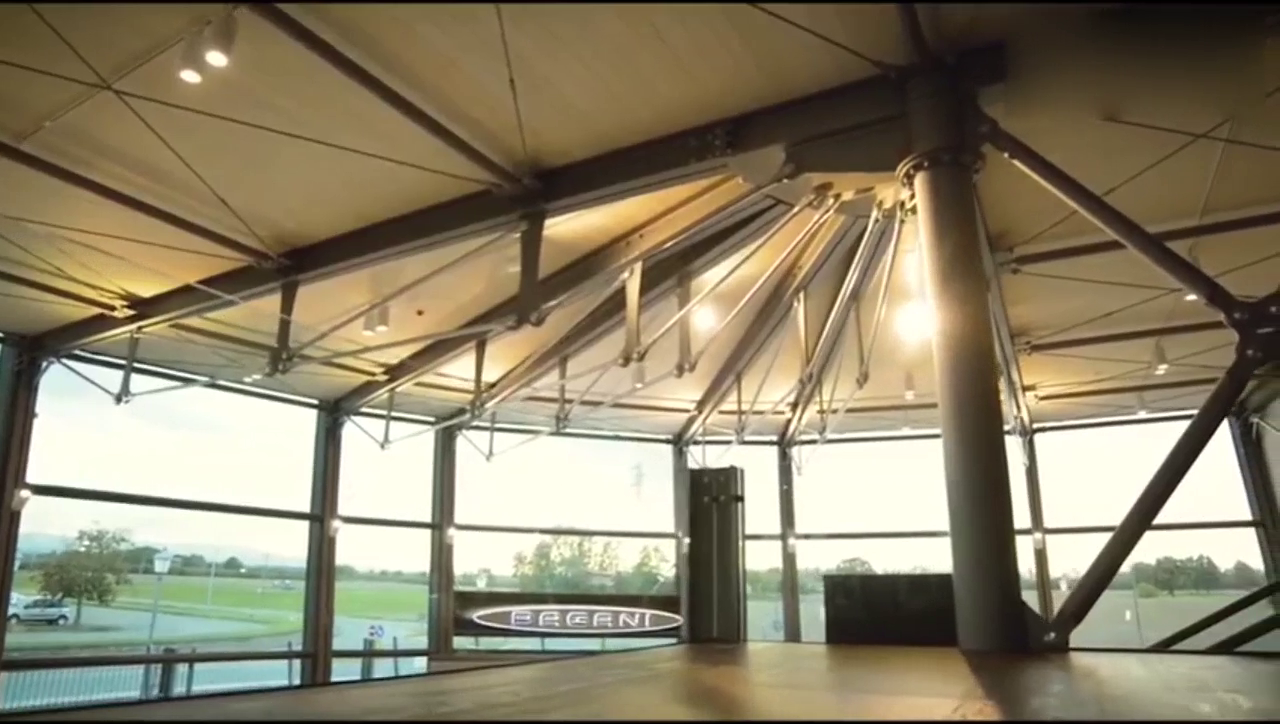 价值2000万的帕加尼跑车是怎么制造的？