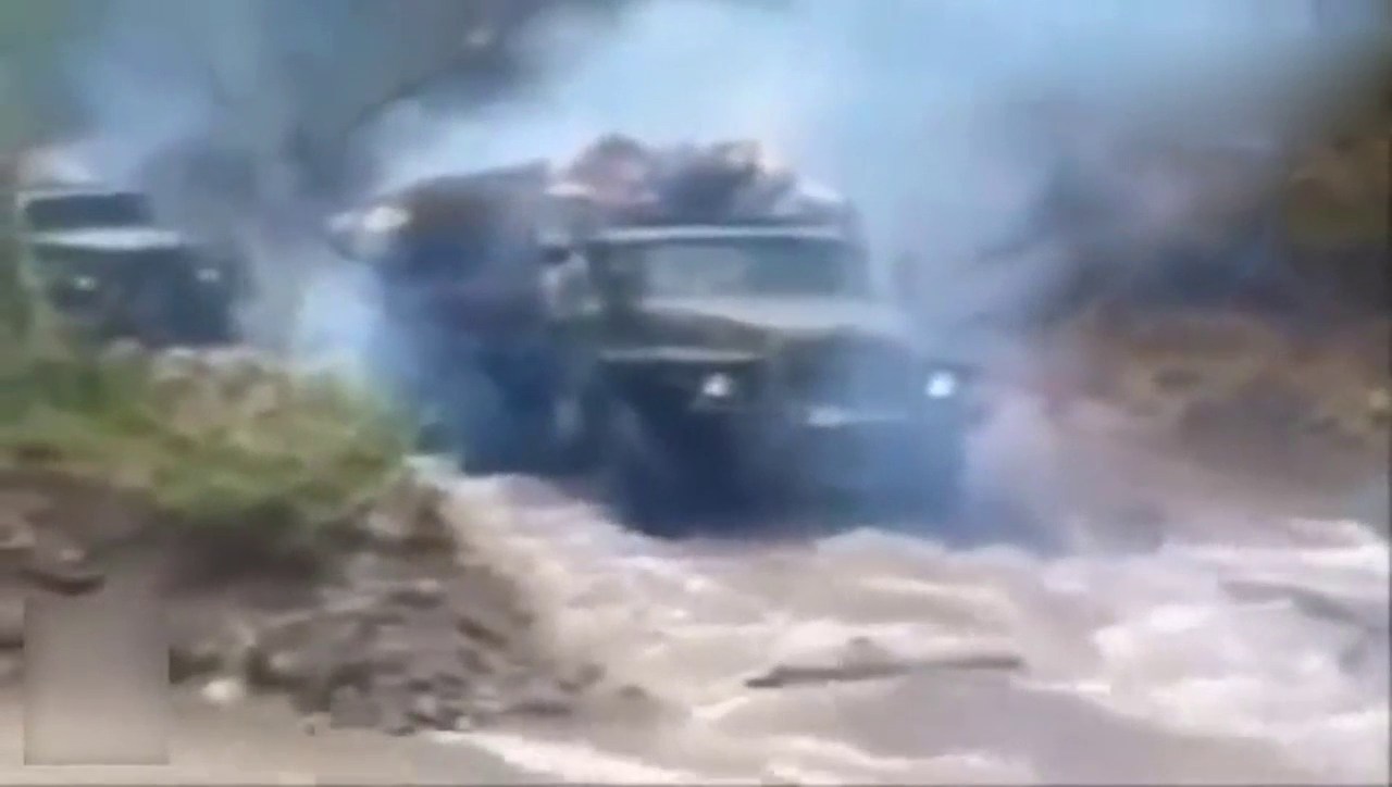 毛子公路越野卡车合辑，老司机大显越野性能