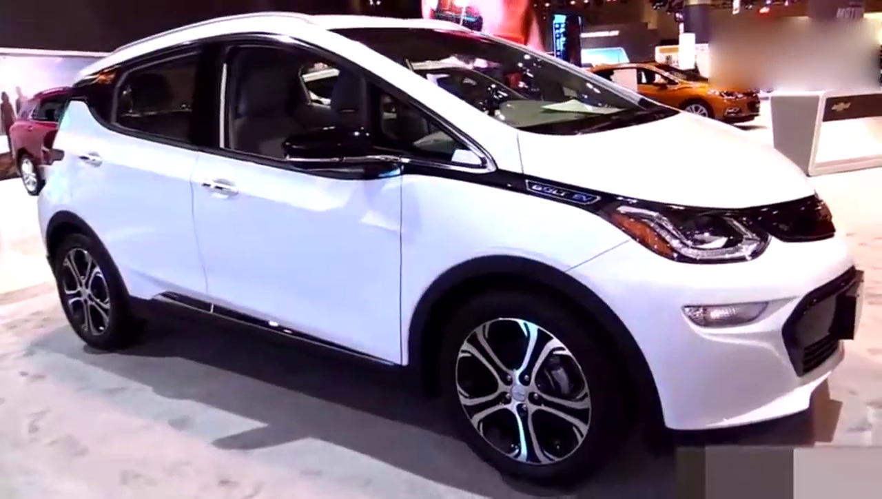 车展实拍 雪佛兰Bolt纯电动车 有颜任性