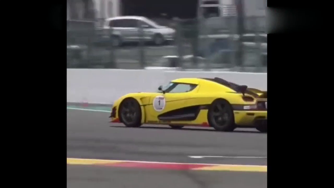 跑车底盘真低 也只有在跑道上才能显示出它的霸气