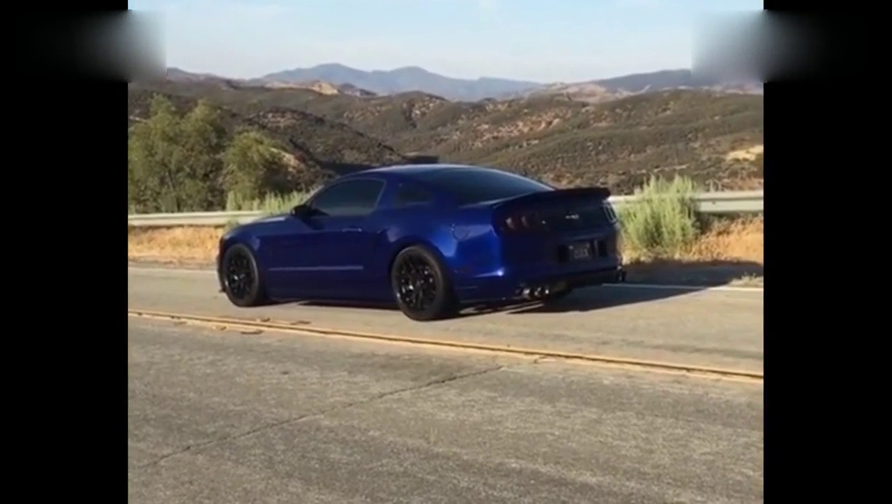 跑车起步的瞬间 我给满分