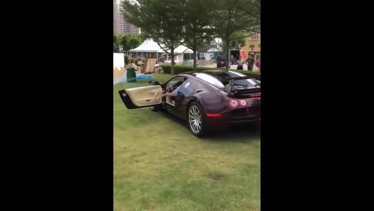 跑车布加迪 威龙 开门尽显高端大气