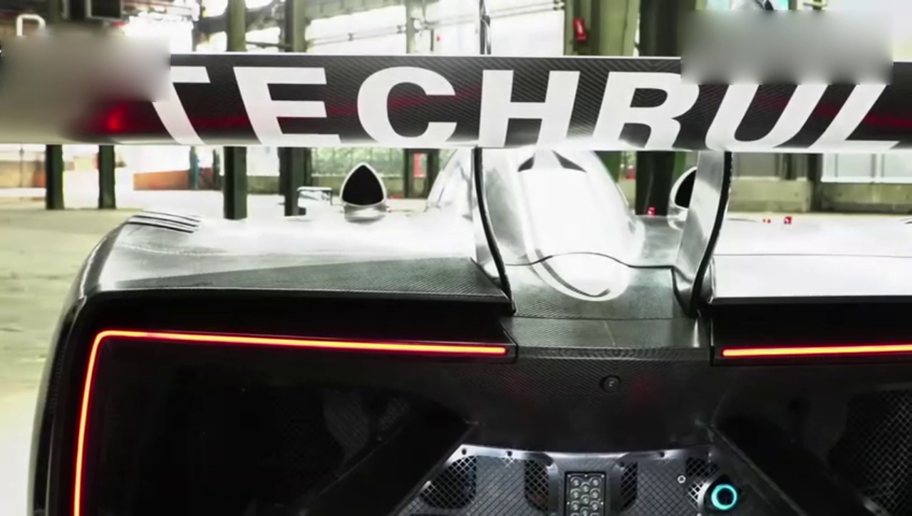 能够参加日内瓦车展的国产超级跑车，看清车门上的标志全是霸气！