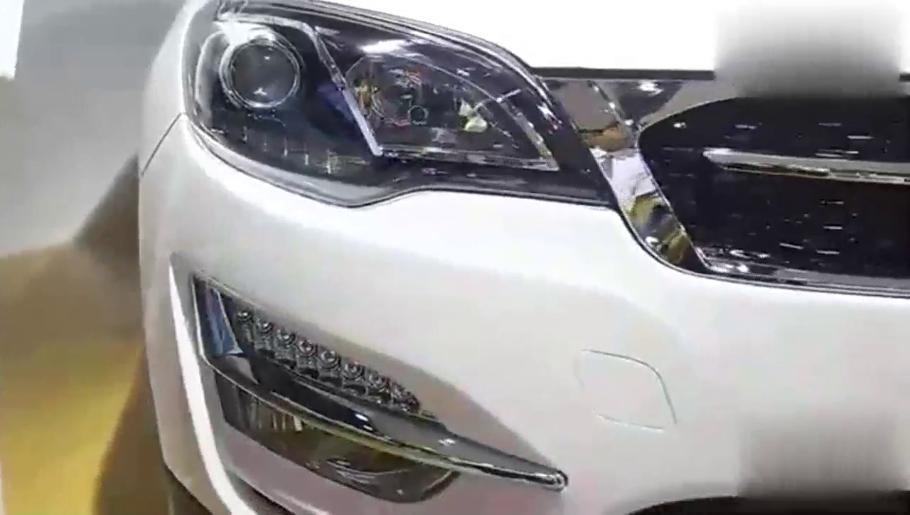 耳目一新 车展实拍众泰全新SUV大迈X5