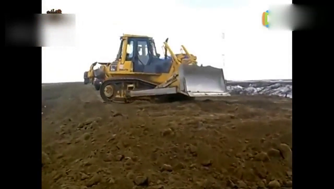 这才是卡车老司机，看他们是如何展示他们高超的驾驶技术的