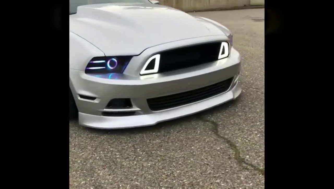 野马跑车的底盘就是低 保险杠很危险啊