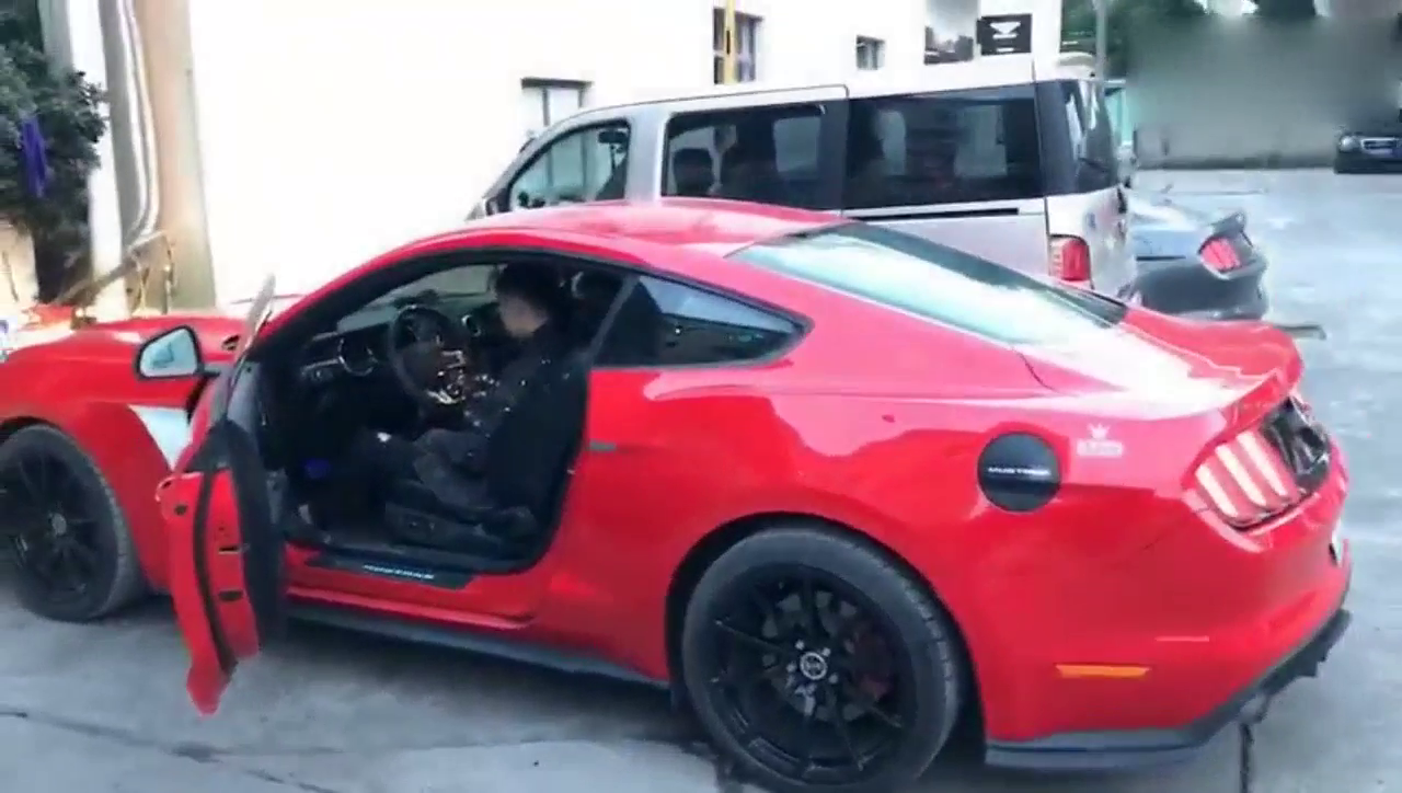 野马：让你们听听什么叫跑车声浪