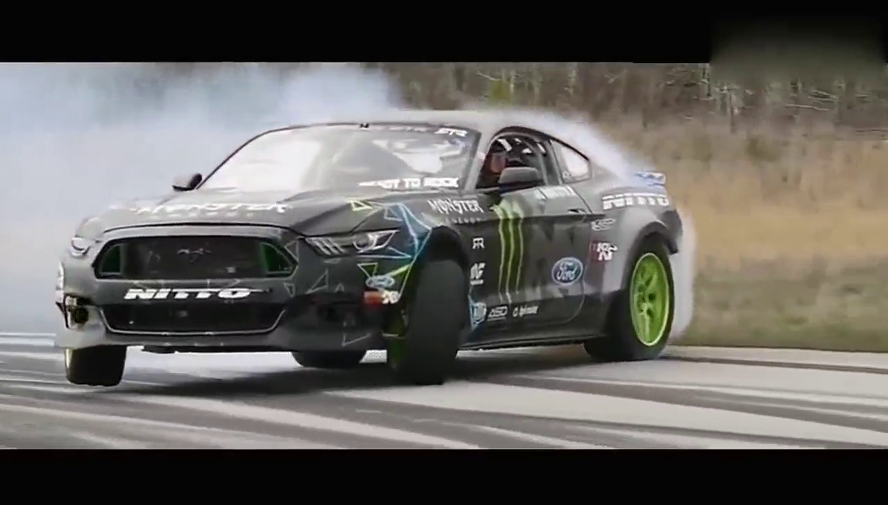 福特野马赛道版！跑车就应该配真正的车手才能开出这样的效果！