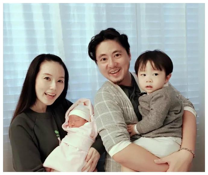 还记得“新加坡四美”吗？郭妃丽美得惊为天人，范文芳堪称国宝级