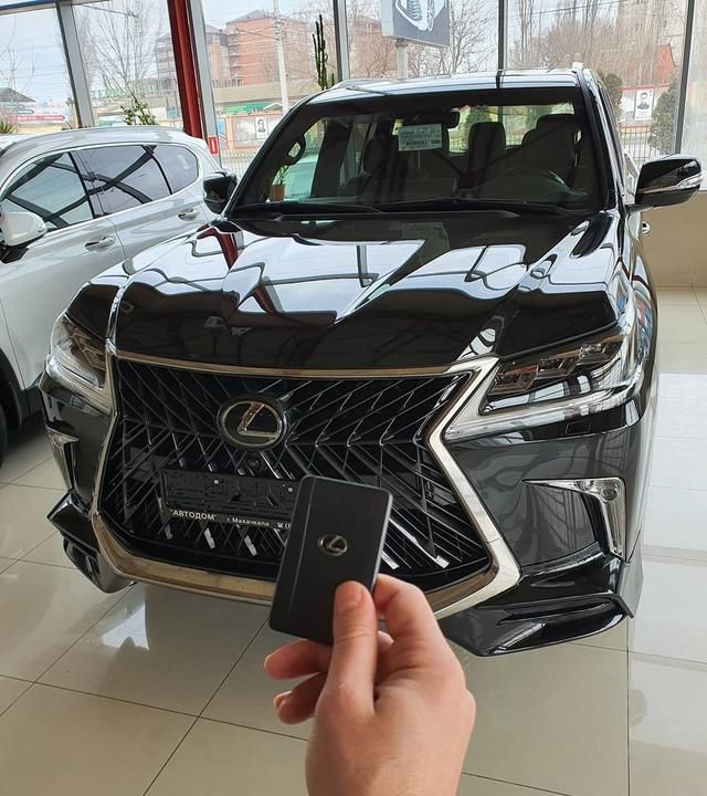 实拍雷克萨斯LX570，比奔驰G级更舍得野，就是动力差点