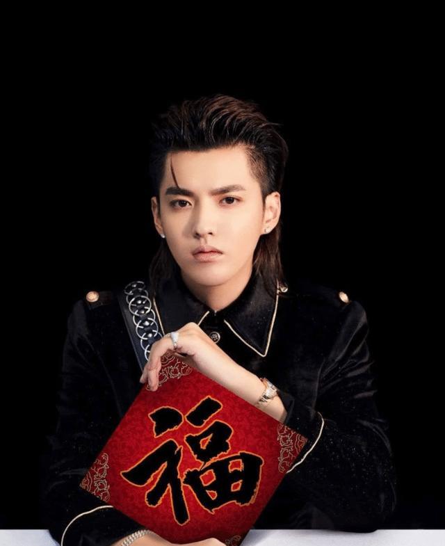 黄子韬吴亦凡和好又添铁证,比同台更甜!拥抱