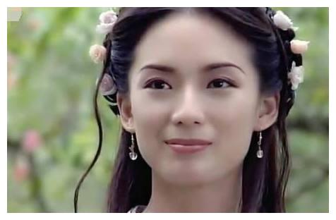 还记得“新加坡四美”吗？郭妃丽美得惊为天人，范文芳堪称国宝级