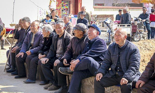 马投涧村人口_马投涧五年前卫星图(3)