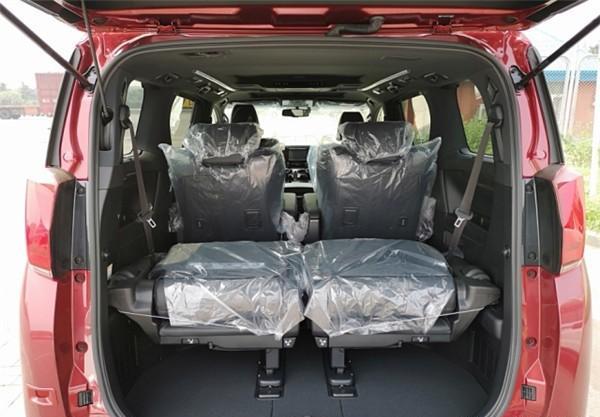 丰田埃尔法3.5L MPV商务之王 明星座驾 陆地“头等舱”