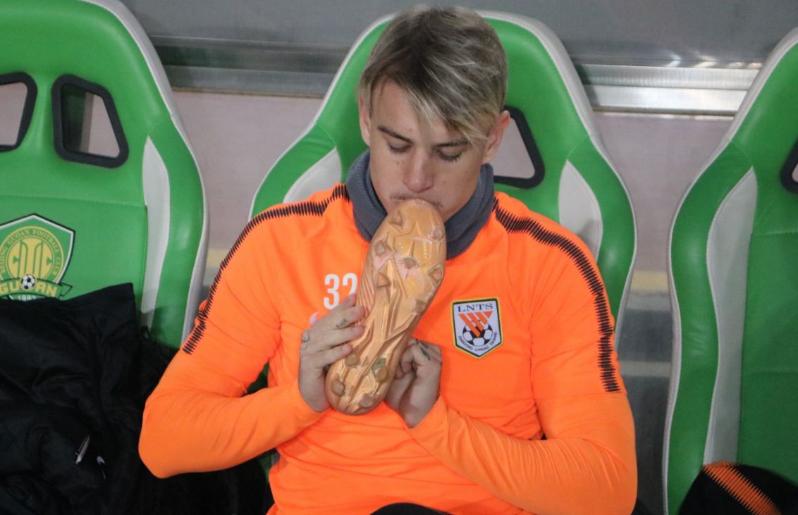 独家组图,鲁能踩场四外援参加,塔尔德利格德斯